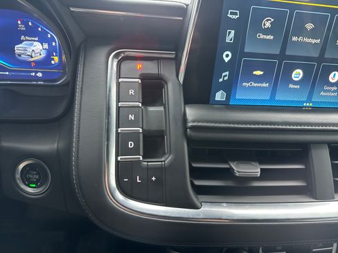 Used 2023 Chevrolet Suburban LT AWD/4WD image 25