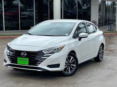 Used 2024 Nissan Versa SV FWD image 10