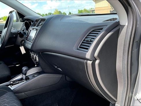 Used 2025 Mitsubishi Outlander Sport ES AWD/4WD image 14