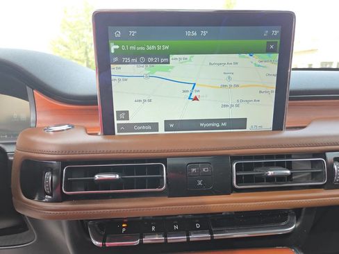 Used 2020 Lincoln Aviator Reserve w/ Equipment Group 202A AWD/4WD image 17