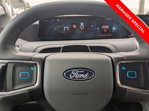 New 2025 Ford Expedition Active image 30