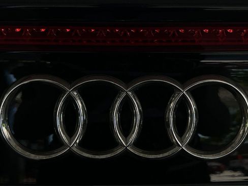 Used 2011 Audi A5 2.0T Premium image 37