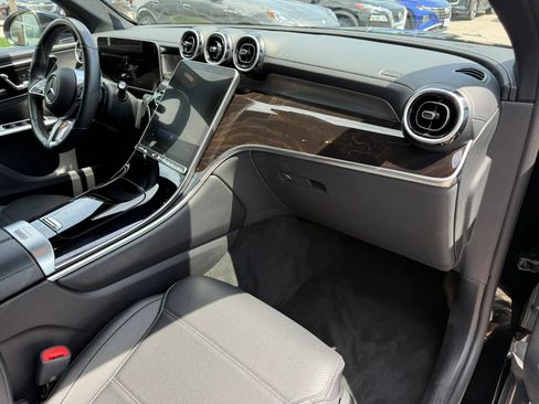Used 2023 Mercedes-Benz GLC 300 4MATIC image 18