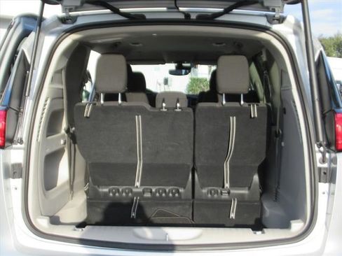 Certified 2024 Chrysler Voyager LX image 31