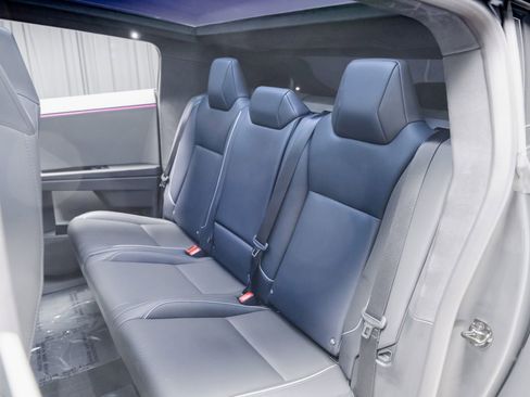 Used 2024 Tesla Cybertruck AWD Crew Cab image 55