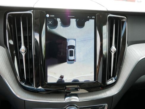 Certified 2025 Volvo XC60 B5 Plus AWD/4WD image 19
