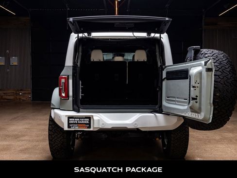 Used 2022 Ford Bronco Wildtrak image 9