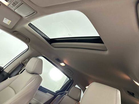 Used 2024 Honda Odyssey EX-L image 21