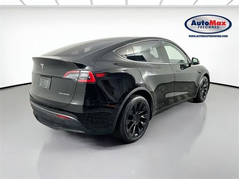 Used 2023 Tesla Model Y Long Range image 2