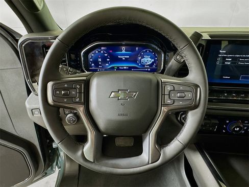 Certified 2025 Chevrolet Silverado 2500 ZR2 w/ Technology Package image 9