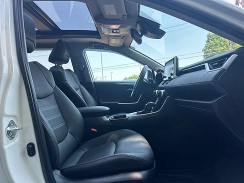 Used 2022 Toyota RAV4 Limited AWD/4WD image 21