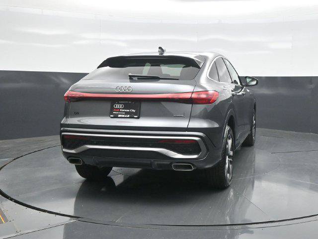 Used 2025 Audi Q5 Premium Plus w/ Premium Plus AWD/4WD image 6