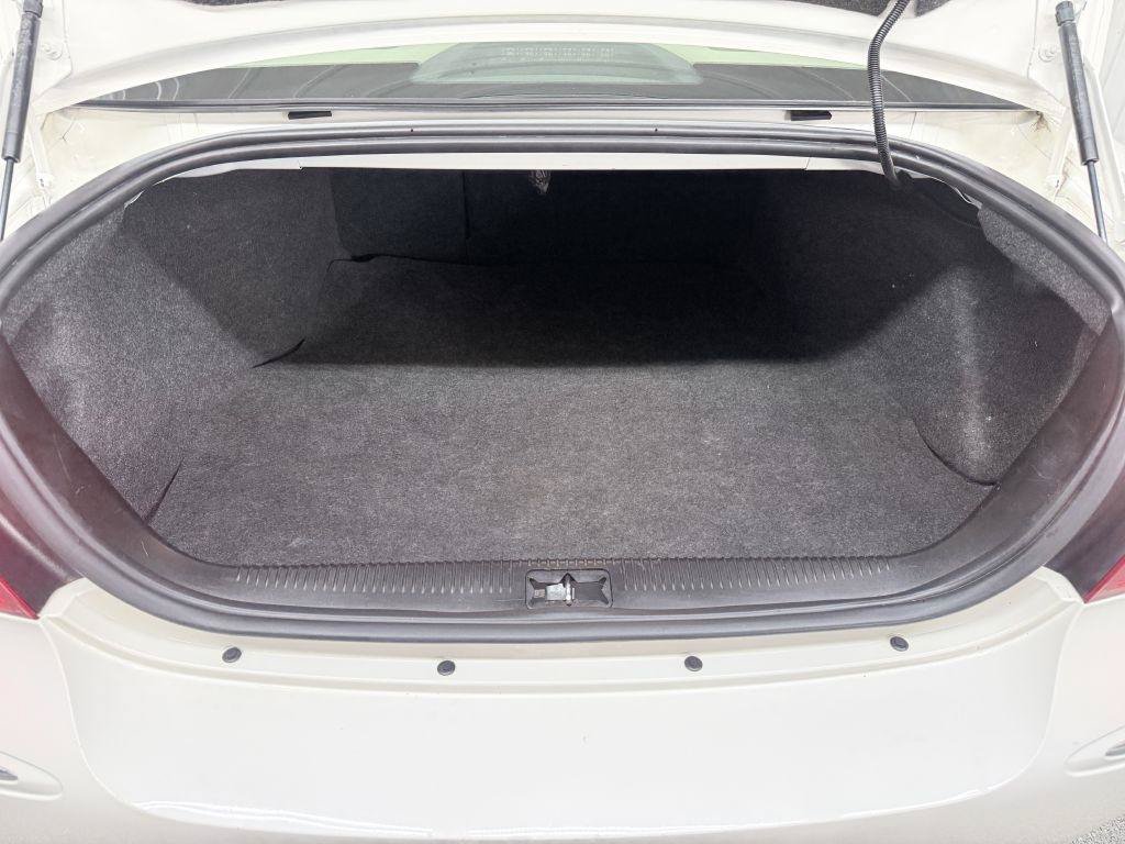 Used 2006 Buick LaCrosse CXL w/ Chrome Appearance Package FWD image 23