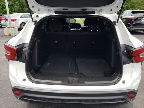 Used 2025 Chevrolet Trax RS FWD image 7