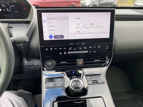 Used 2024 Toyota bZ4X XLE image 9