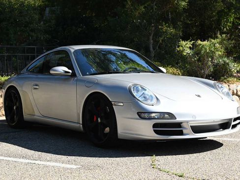 Used 2005 Porsche 911 Carrera image 3