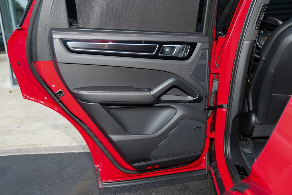 Certified 2023 Porsche Cayenne GTS AWD/4WD image 31