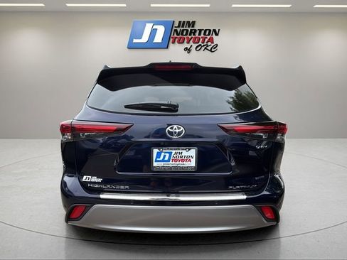 New 2026 Toyota Highlander Platinum AWD/4WD image 6