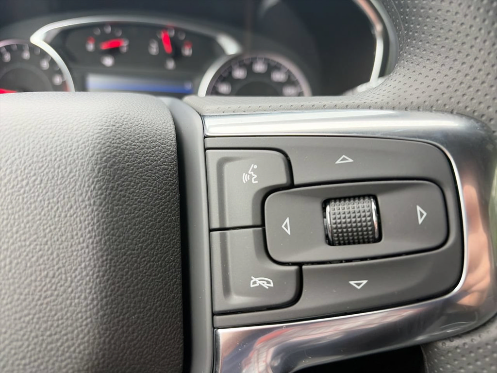 New 2026 Chevrolet Blazer LT w/ Convenience Package FWD image 21
