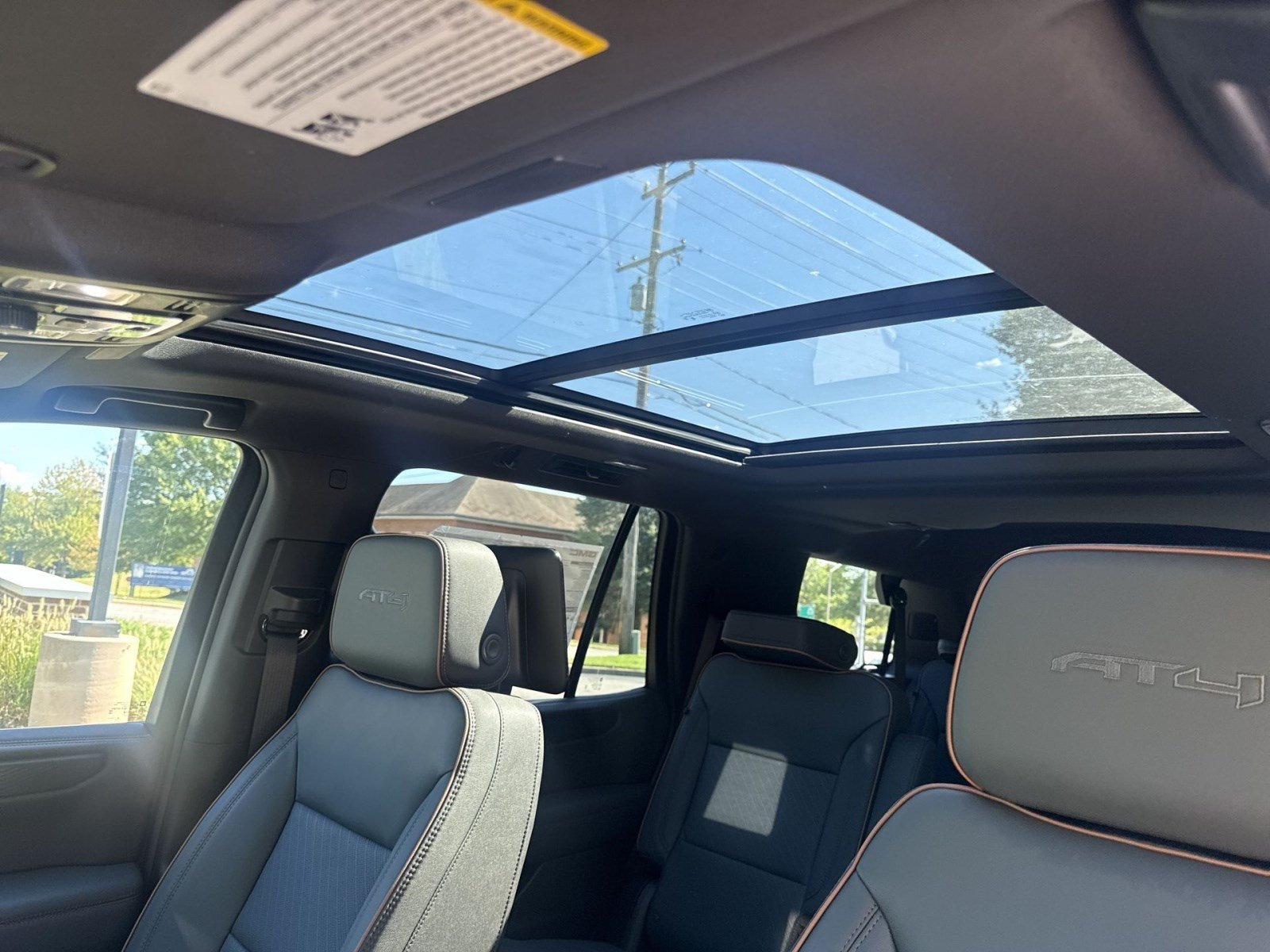 New 2026 GMC Yukon AT4 w/ AT4 Premium Plus Package AWD/4WD image 18