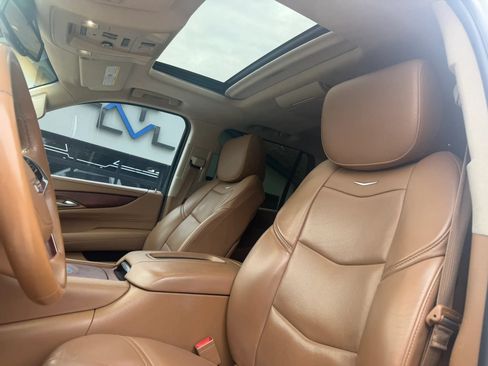Used 2016 Cadillac Escalade Platinum AWD/4WD image 16