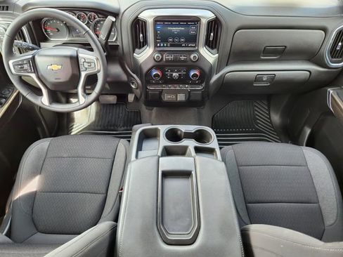 Used 2022 Chevrolet Silverado 1500 LT AWD/4WD image 11