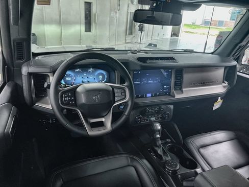 Used 2026 Ford Bronco Outer Banks w/ Sasquatch Package AWD/4WD image 18
