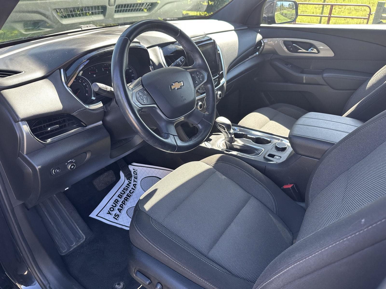 Used 2023 Chevrolet Traverse LT FWD image 40