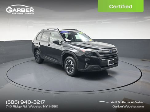 Certified 2025 Subaru Forester Premium AWD/4WD image 1