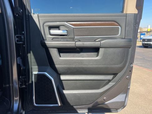 Used 2022 RAM 2500 Laramie w/ Chrome Appearance Group image 12