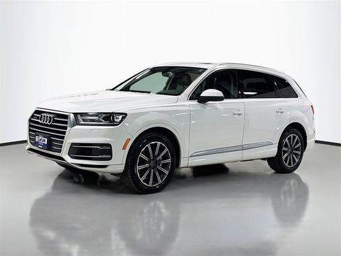 Used 2017 Audi Q7 3.0T Premium Plus w/ Premium Plus Package image 3