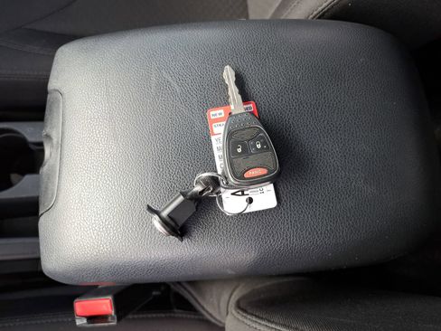 Used 2017 Jeep Wrangler Sport w/ Quick Order Package 24S AWD/4WD image 14