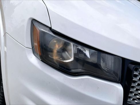 Used 2019 Jeep Grand Cherokee Altitude RWD image 29