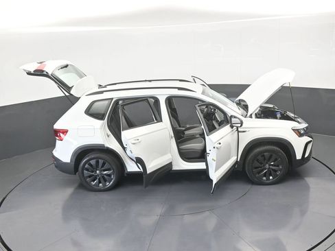 Used 2022 Volkswagen Taos S image 62