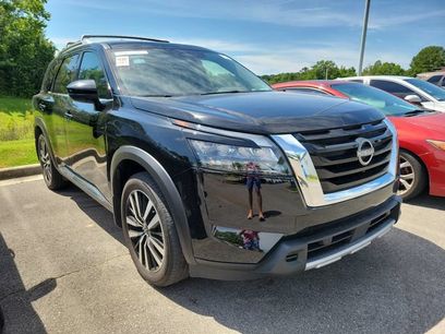 Certified 2025 Nissan Pathfinder Platinum