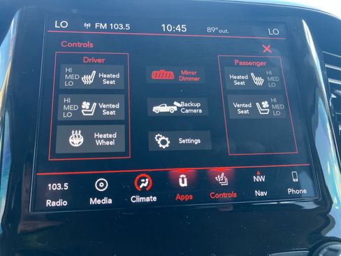 Used 2019 RAM 1500 Laramie AWD/4WD image 23