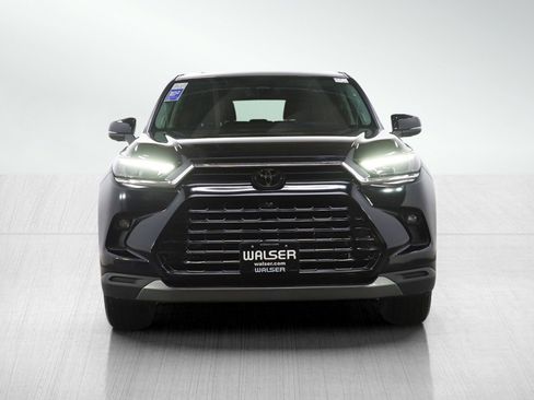 Used 2024 Toyota Grand Highlander Limited image 8