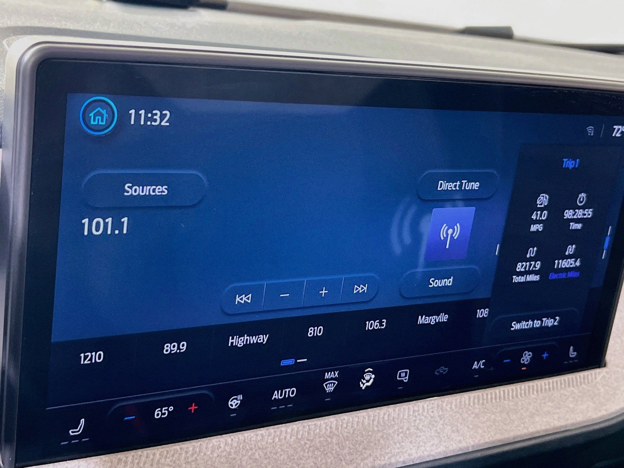 Used 2025 Ford Maverick XLT w/ XLT Luxury Package FWD image 14
