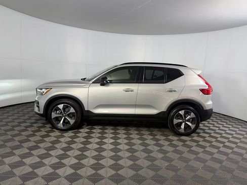 Used 2023 Volvo XC40 B5 Plus w/ Climate Package AWD/4WD image 11