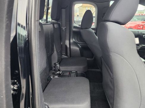 Used 2016 Toyota Tacoma TRD Off-Road w/ Premium & Technology Package image 14