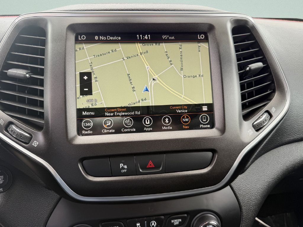 Used 2019 Jeep Cherokee Trailhawk w/ Cold Weather Group AWD/4WD image 24
