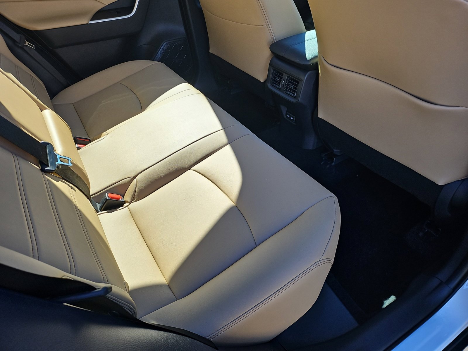 Used 2025 Toyota RAV4 XLE Premium w/ Weather Package FWD image 29