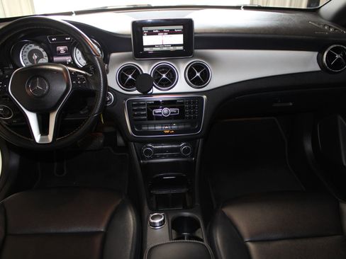 Used 2014 Mercedes-Benz CLA 250 image 12
