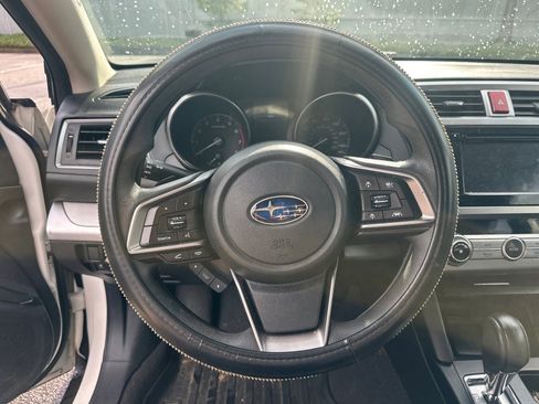 Used 2019 Subaru Outback 2.5i image 6