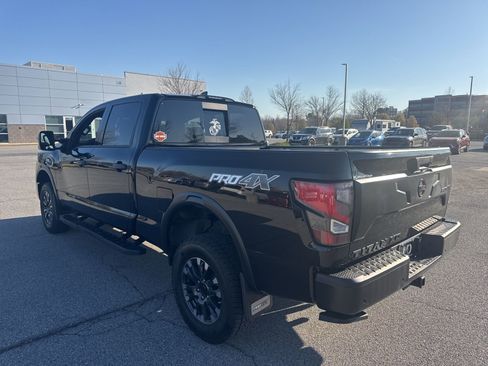 Used 2023 Nissan Titan PRO-4X image 7