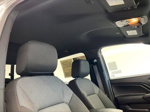 Used 2025 Chevrolet Colorado W/T AWD/4WD image 24