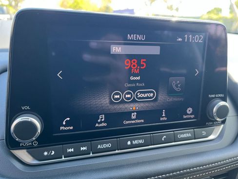 Used 2025 Nissan Rogue SV image 20