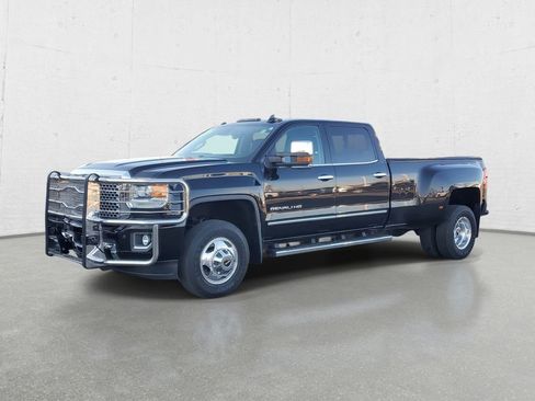 Used 2016 GMC Sierra 3500 Denali w/ Duramax Plus Package image 4