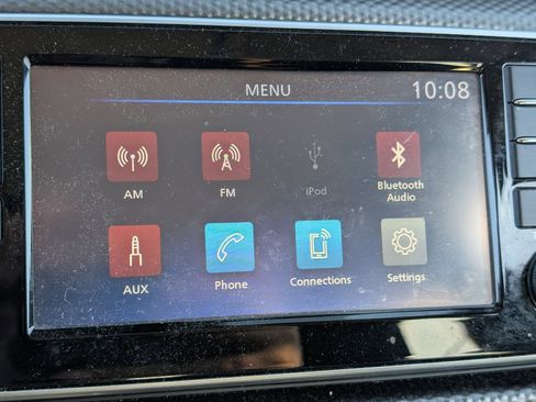 Used 2020 Nissan Kicks S image 10