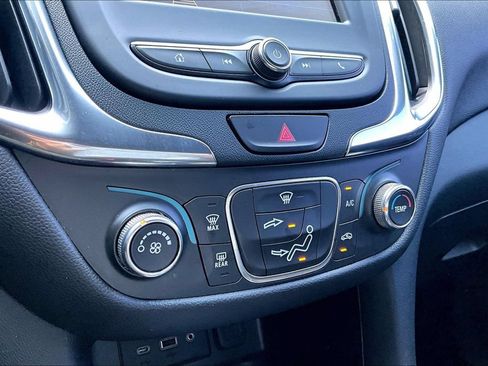 Used 2019 Chevrolet Equinox LT FWD image 15